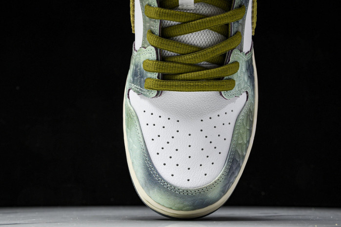 Alexis Sablone x Dunk Low SB 