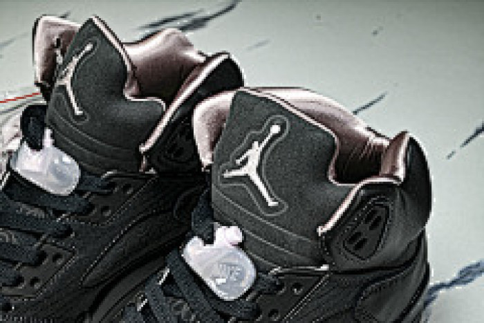 PSG x Air Jordan 5 “Off Noir” HQ3004-001