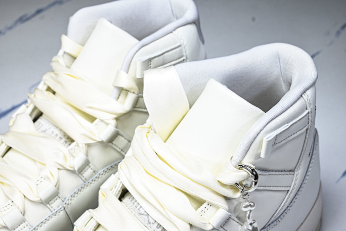 Jordan 11 Retro “Pearl” AR0715-110
