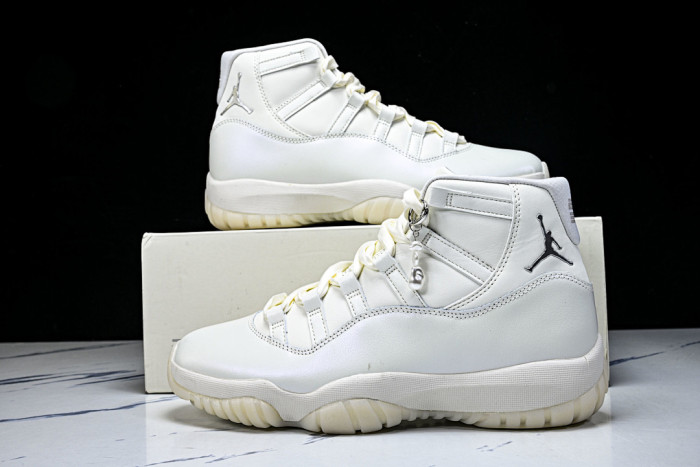 Jordan 11 Retro “Pearl” AR0715-110