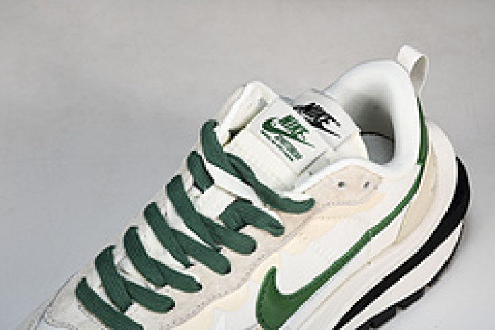 sacai x vaporwaffle