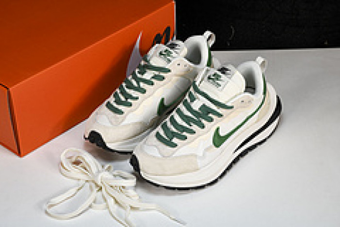 sacai x vaporwaffle