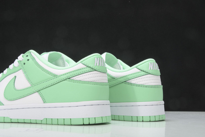 nike dunk low "green glow"dd1503-105