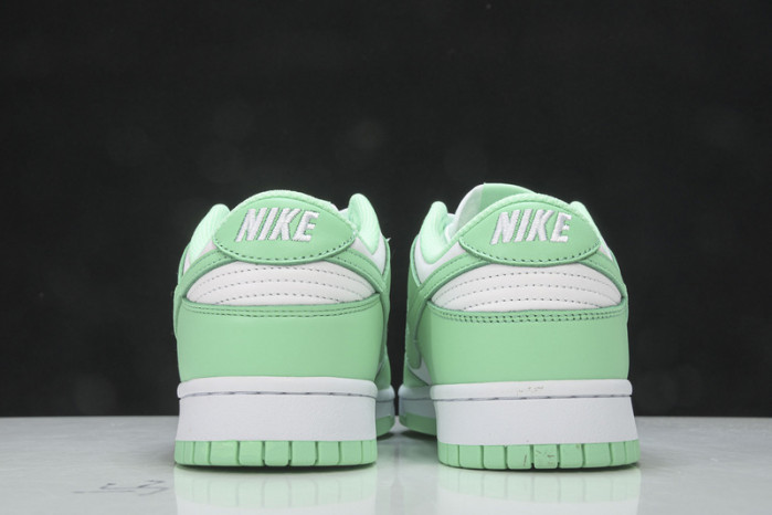 nike dunk low "green glow"dd1503-105