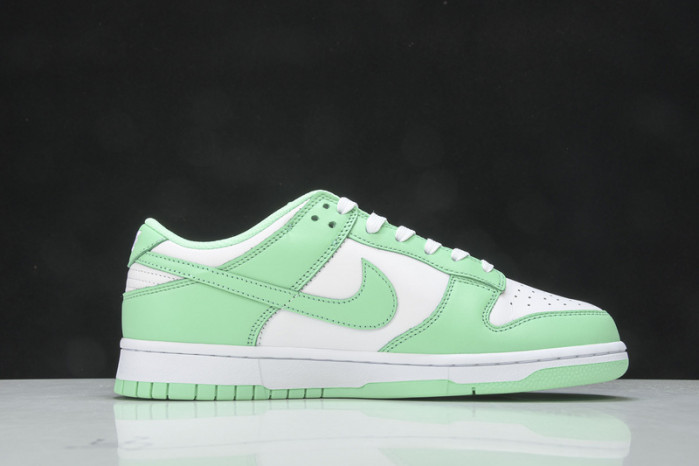 nike dunk low "green glow"dd1503-105