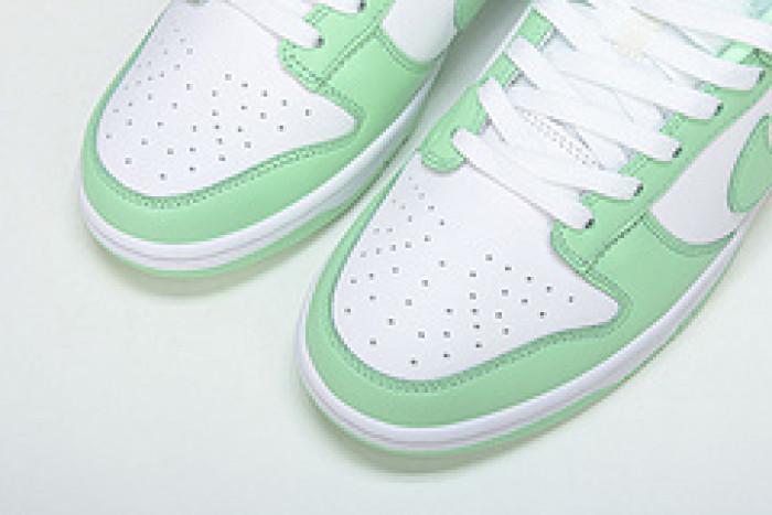 nike dunk low "green glow"dd1503-105