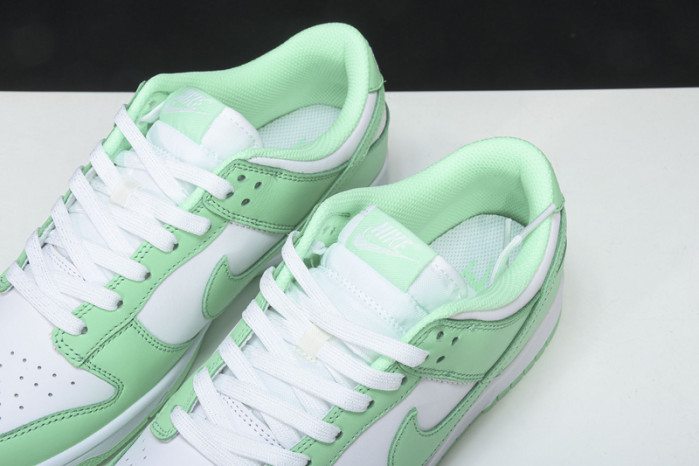 nike dunk low "green glow"dd1503-105