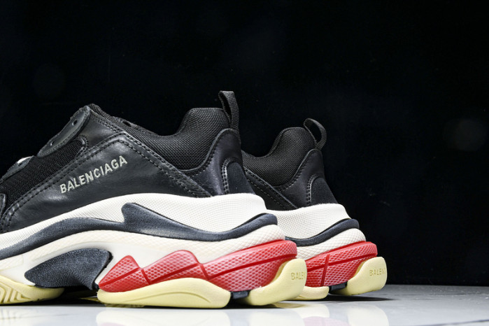 BL 17FW TRIPLE S SNEAKER W0901-1000