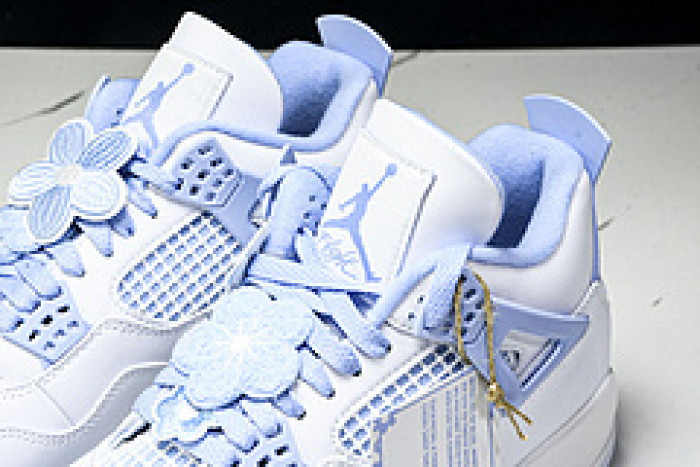 Air Jordan 4 WMNS "Aluminum" HV0823-100