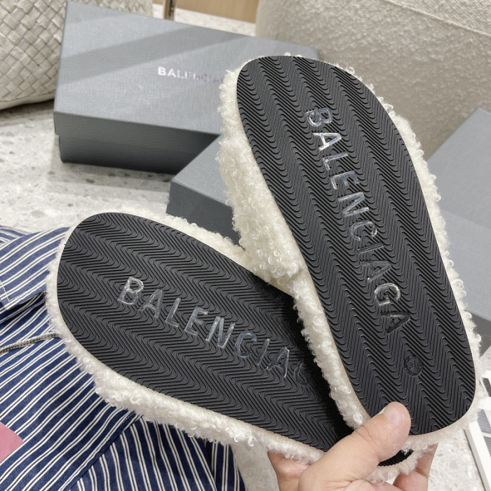 BL SLIPPERS
