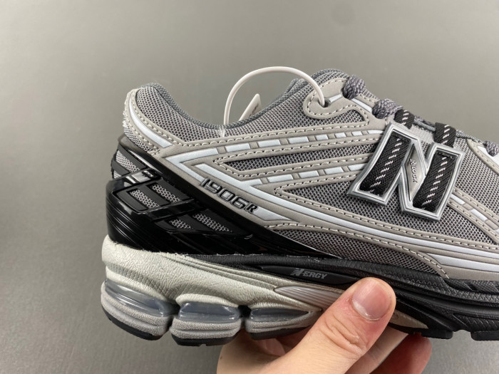 New Balance 1906R M1906RLG