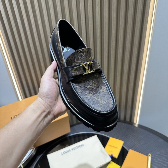 LOVT SNEAKER lv-599