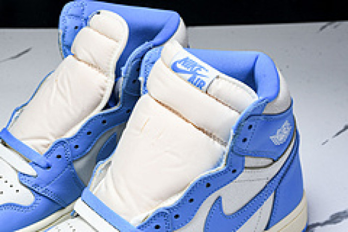 Air Jordan 1 High OG“UNC Reimagined” DZ5485-402