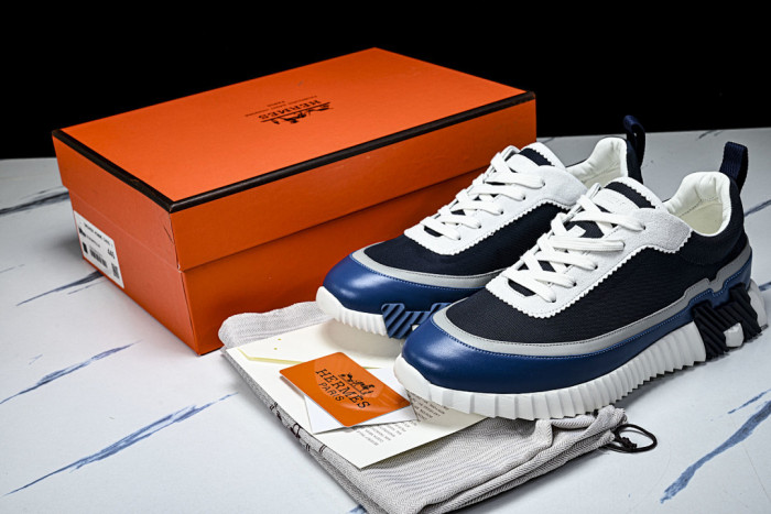 HER SHOES HM-6