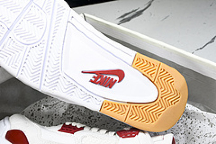 Nike SB x Air Jordan 4 “Varsity Red DR5415-106