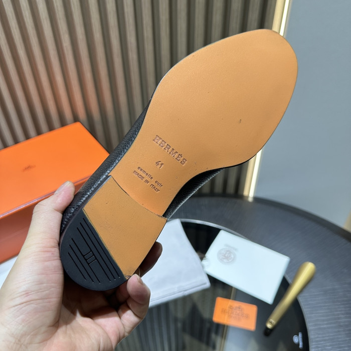 HER SHOES HM-27