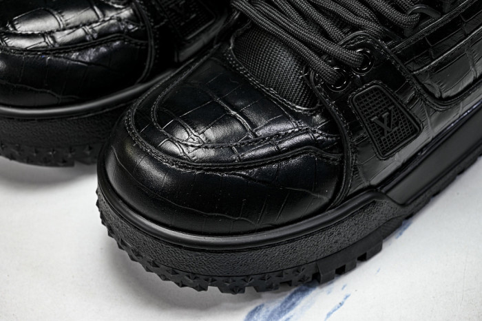 LOVT SNEAKER lv-695