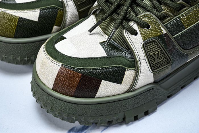 LOVT SNEAKER lv-696