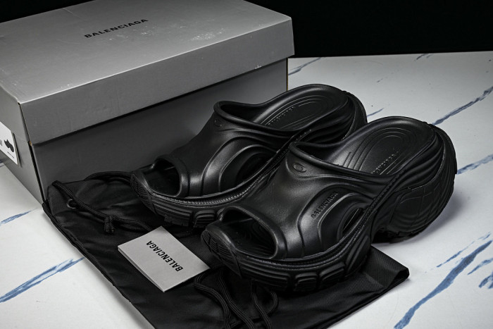 BL SLIPPERS 2307181
