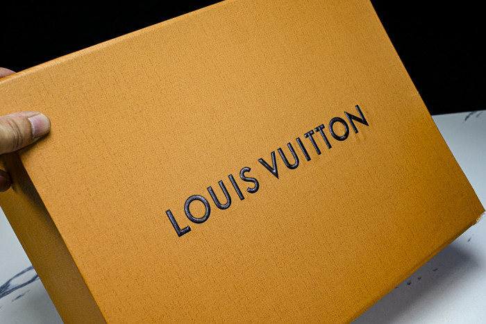 LOVT SNEAKER lv-692