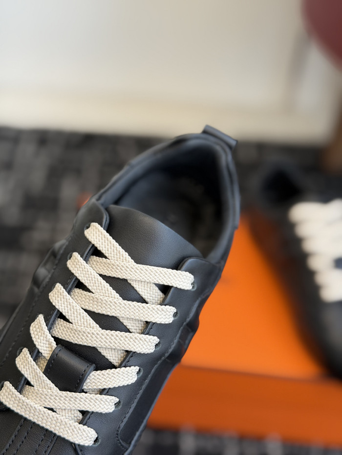 HER SHOES HM-49