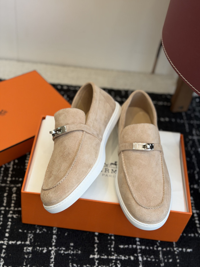 HER SHOES HM-54