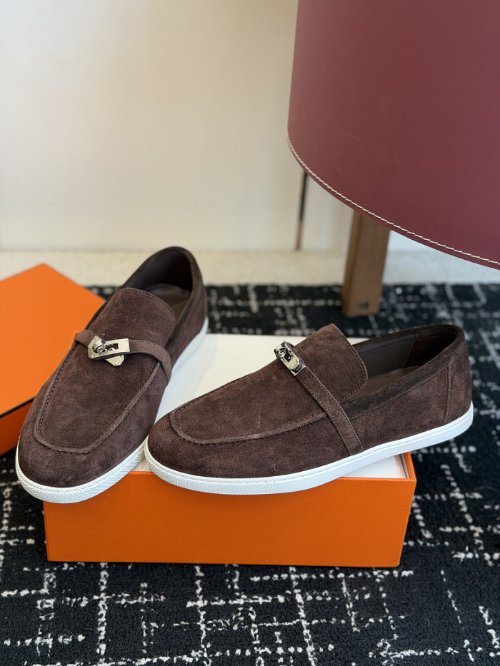 HER SHOES HM-58