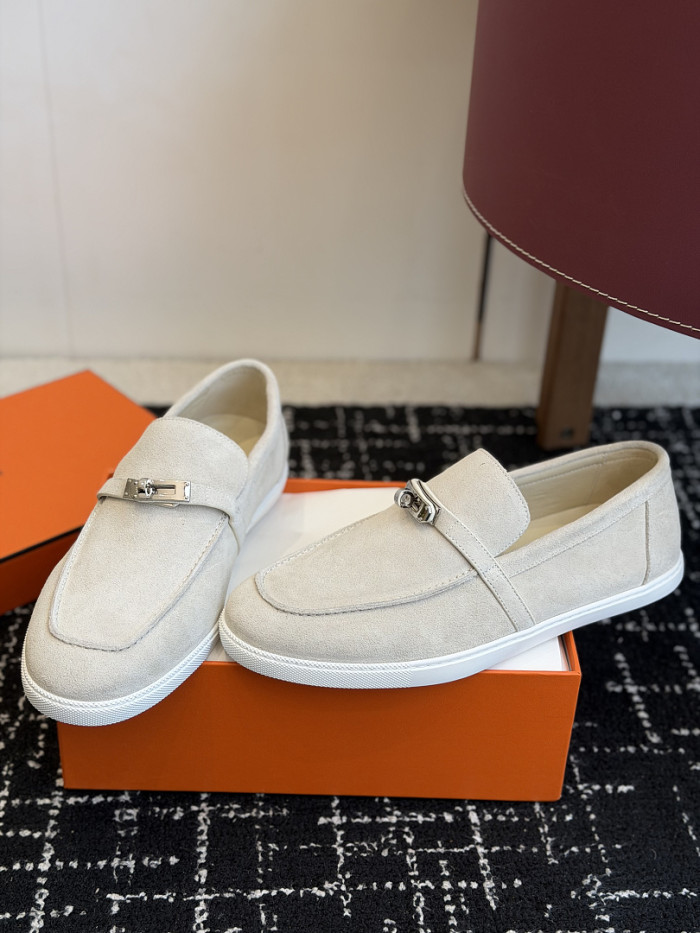 HER SHOES HM-65