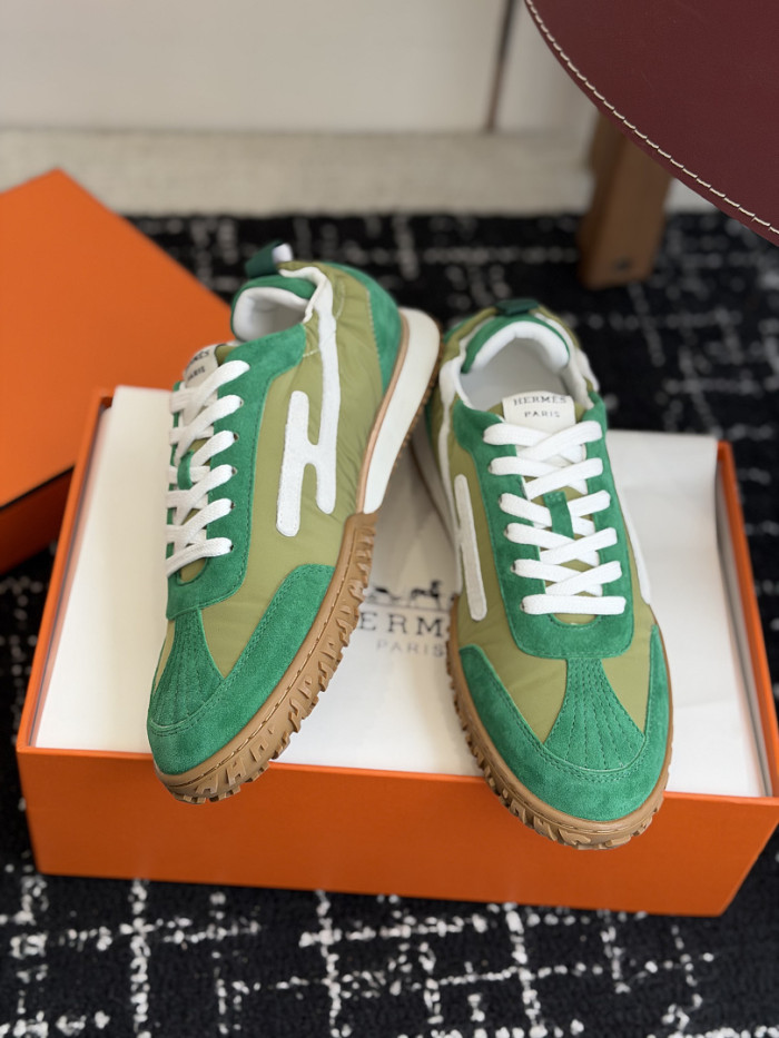 HER SHOES HM-44