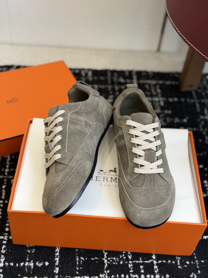 HER SHOES HM-48