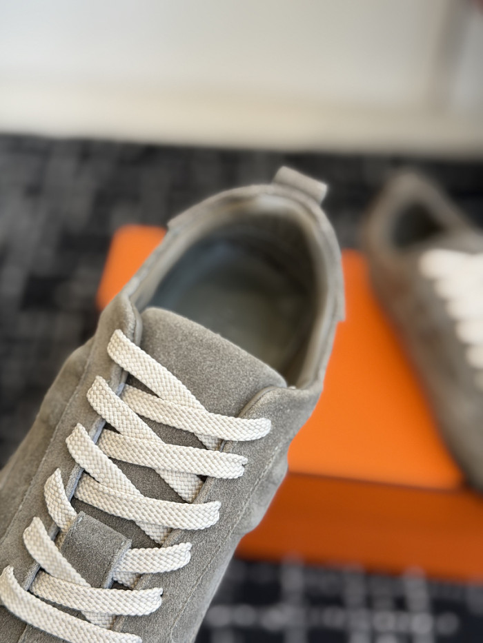 HER SHOES HM-48