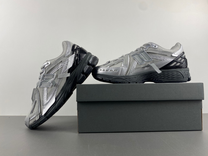 New Balance U1906AAF
