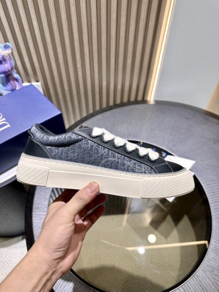 DR B33 LOW-TOP SNEAKERS DR-124