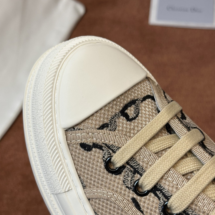 DR LOW-TOP SNEAKERS DR-245