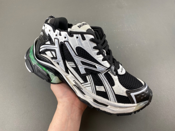 (LED) BL RUNNER SNEAKERS W3RB2 9010