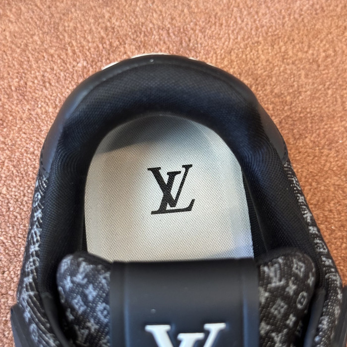 LOVT SNEAKER lv-759